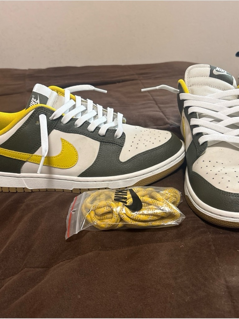 Nike Men’s Low-Top Sneakers in Olive Green, Yellow & White